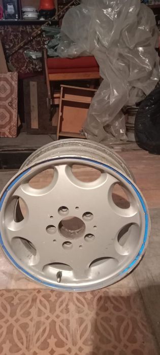 Продам диски. На 15 в комплекте 4 диска