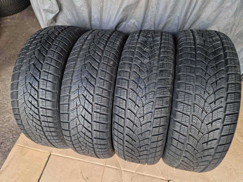 4 Goodyear R17 225/60
зимни гуми
DOT4120