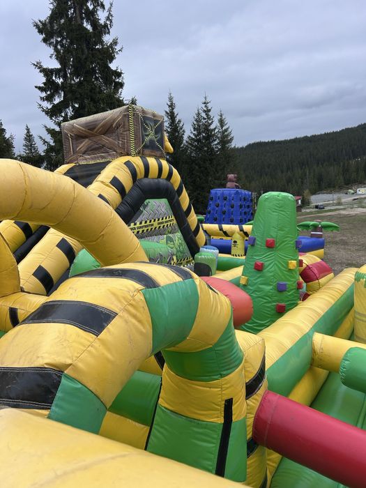 Vand topogan si loc de joaca gonflabil