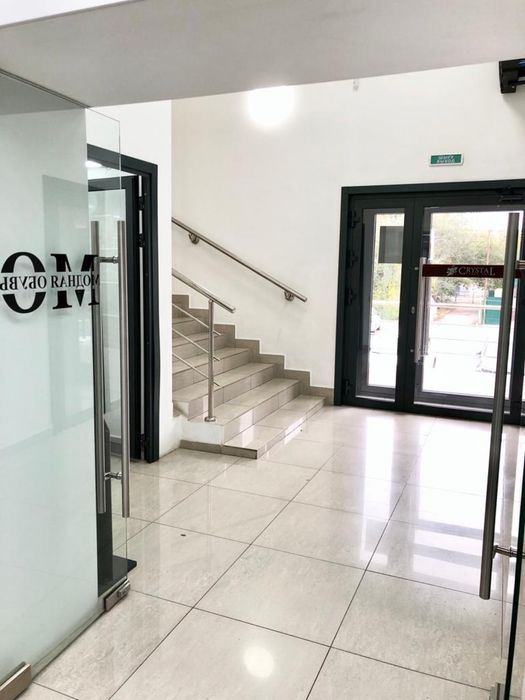Продам тд кристал 1200 кв м центр