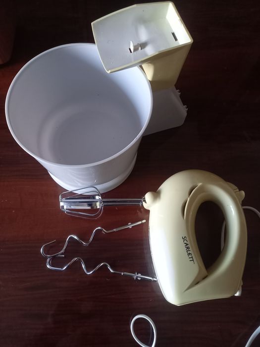 Продаётся кухонный миксер