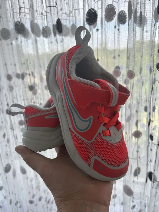 Adidasi Nike marimea 26