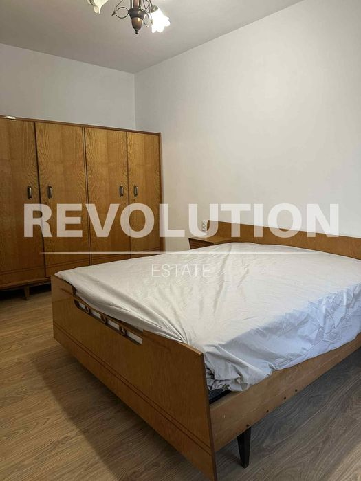 Дава се под наем Тристаен апартамент в Пловдив, Младежки Хълм - 80 кв.м за 357 € - Снимка #2