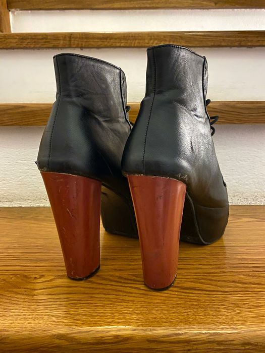 Vând ghete în stare foarte bună