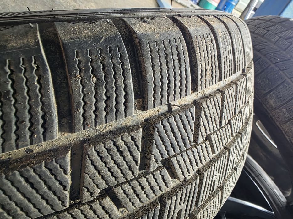 Джанти със зимни гуми 225/55/17