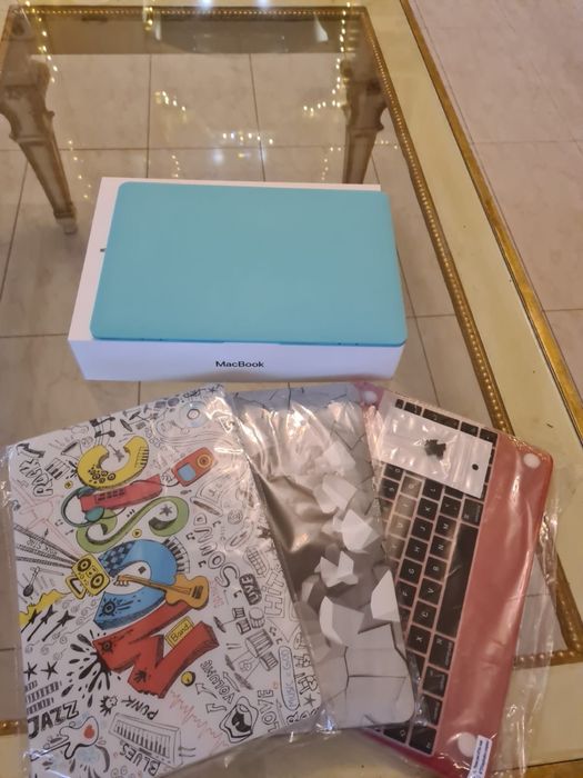 MacBook 12” 2017 512GB SSD Space Gray: 1.3 intel Core i5 8GB 1866Mhz