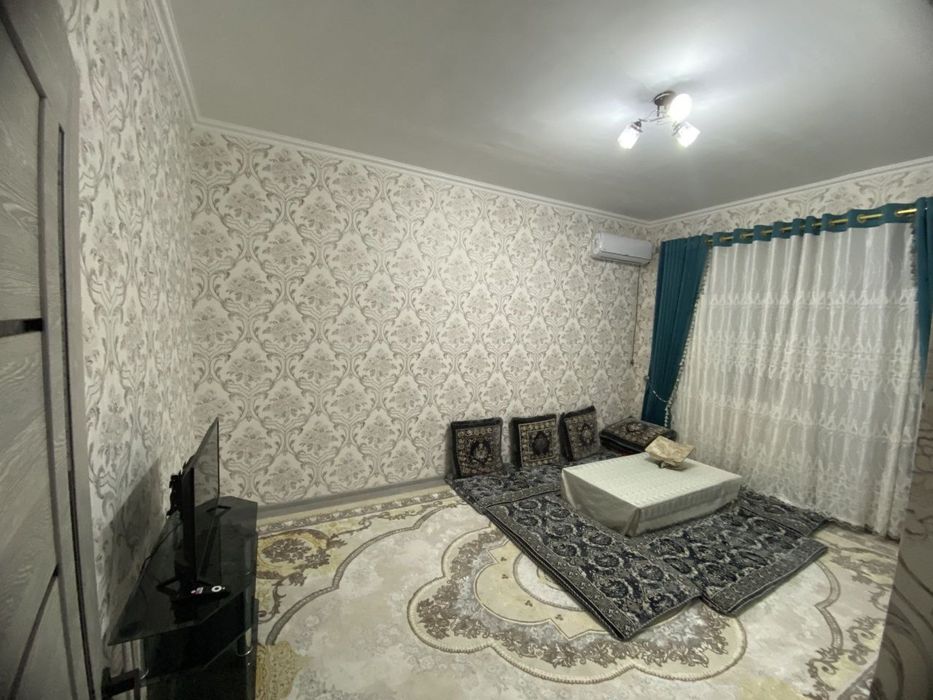 Гулистон шаҳрида 3 хонали квартира сотилади, 87 кв.м, 4-қават