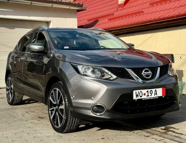 Nissan Qashqai 2014  1,2 Turbobenziner 89700 km Tekna  Inscris in  Ardeal