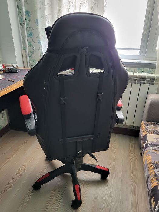 Игровое кресло в отличном состоянии