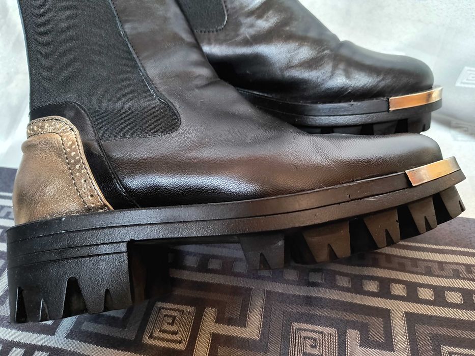 Дамски кожени боти