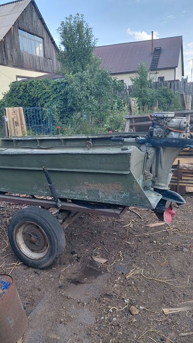 Продам лодку Вега, мотор Вихрь-20