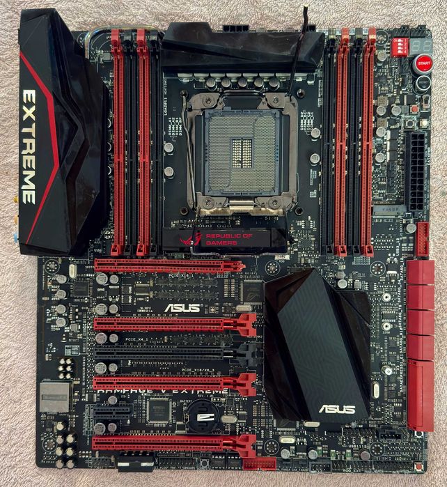 Дъно Дънна платка ASUS Rampage V Extreme 2011-3 X99 DDR4 OVERCLOCK