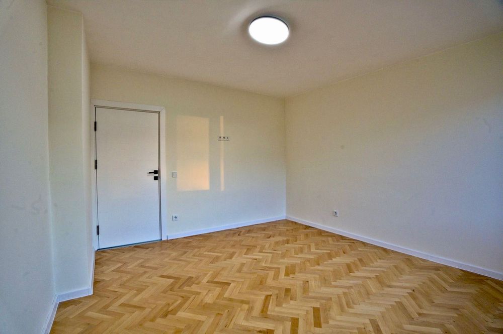 Продава се Четиристаен апартамент в Варна, Лятно кино Тракия - 120 кв.м за 2159 €/кв.м - Снимка #5