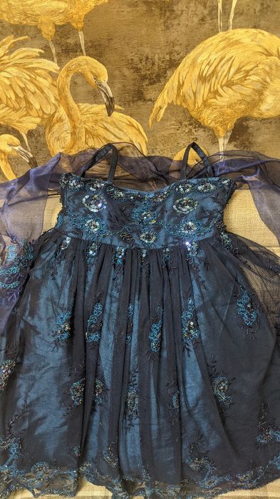 Продам красивые стильные платья на девочку 4/7 лет