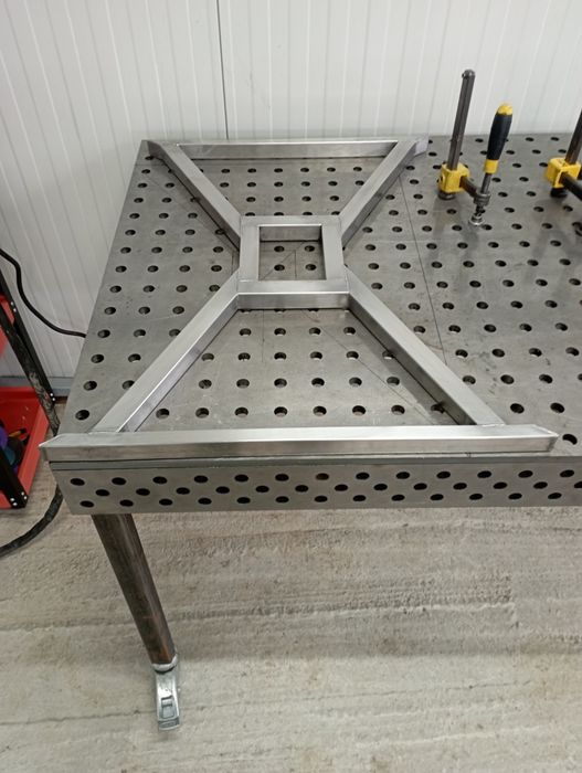 Неръждаеми крака за маса