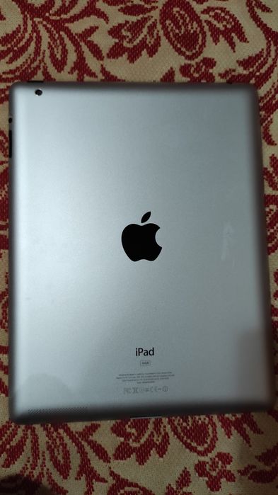 Apple iPad 13ГБ.