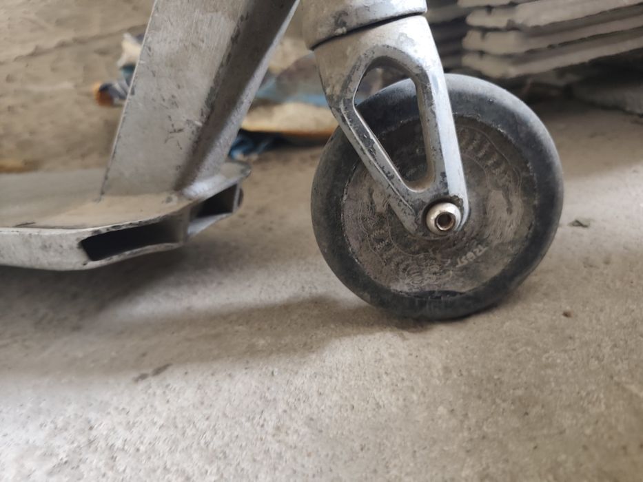 Продам трюковой самокат
