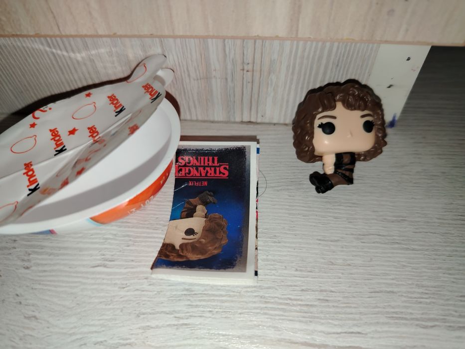 Продам нэнси из kinder joy stranger things