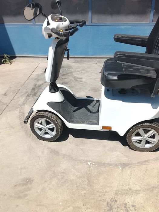 Carucior scuter electric