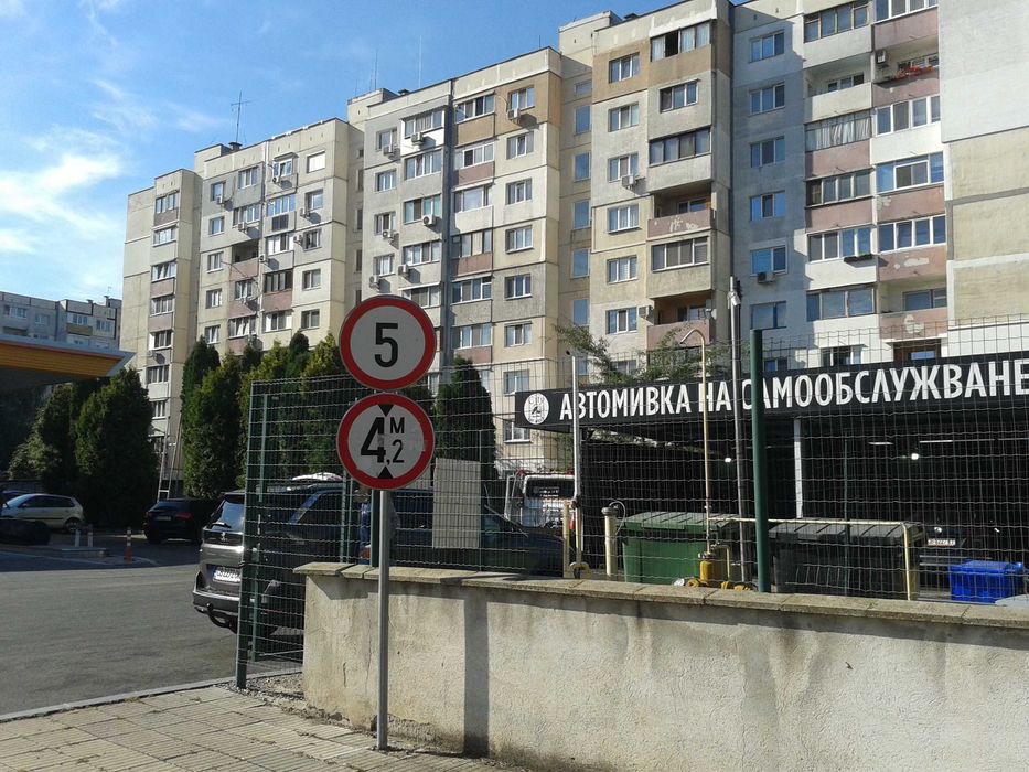 апартамент3 стаен за продажба ломско шосе до 2 спирки метро