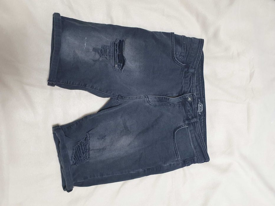 Лот младежки дънкови къси панталони