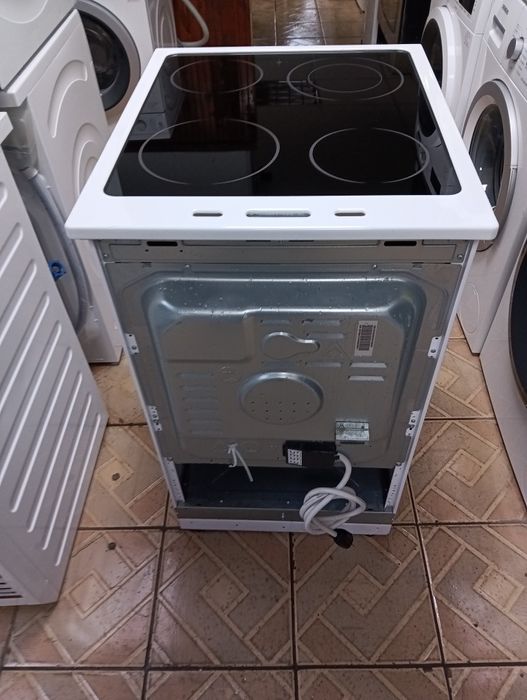 Като нова тясна 50 см печка с керамичен плот  2 години Гаранция!