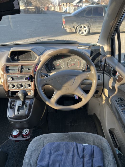 Mitsubishi chariot grandis