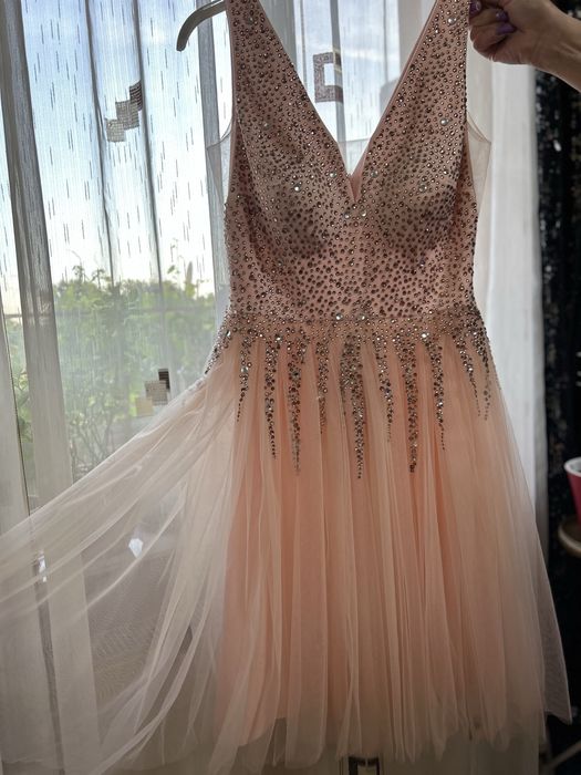 Rochie ocazie, scurtă impecabilă