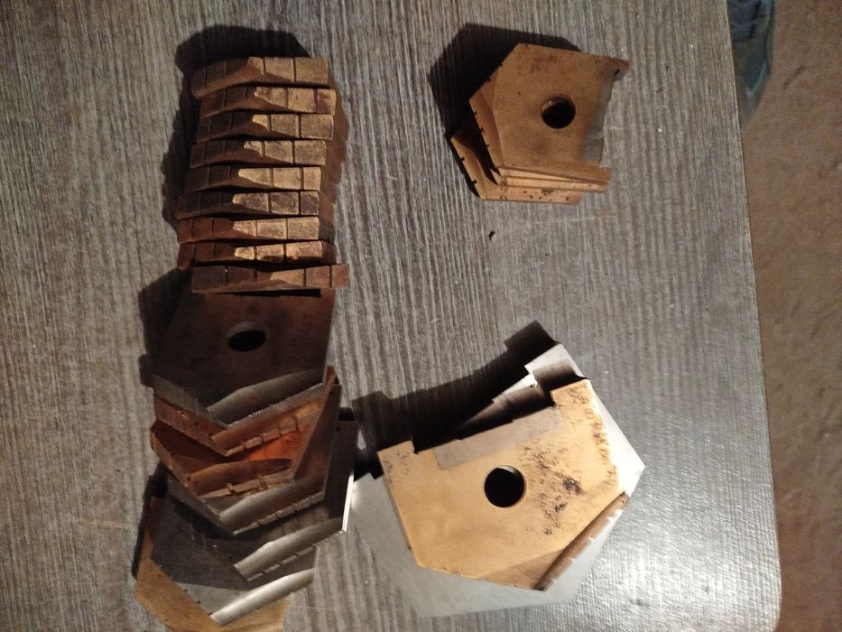 Продам перьевые сверла (пластины )по металлу