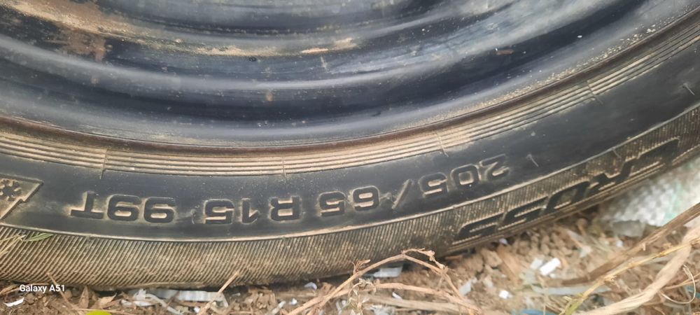 Продаю шины с дисками 205/65 r15
