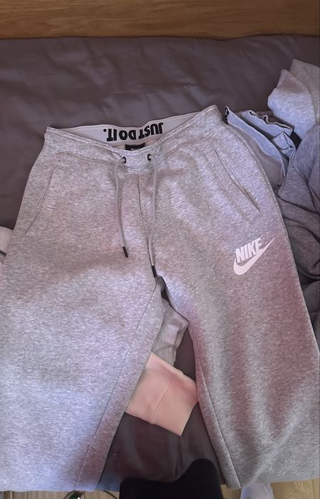 Nike суитчери,тенски и други