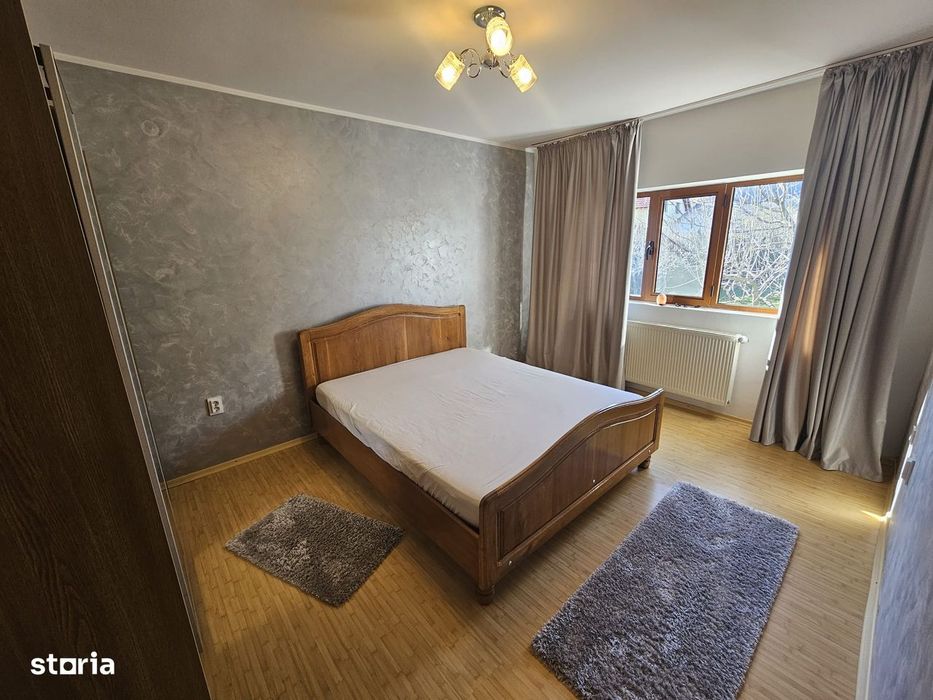 Casă de închiriat în Curtea de Argeș.