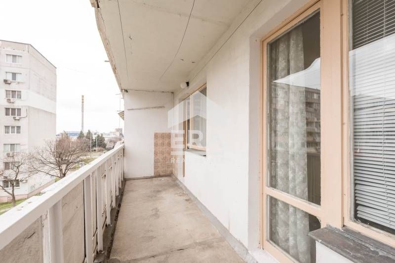 Продава се Двустаен апартамент в Варна, Възраждане 1 - 49 кв.м за 1082 €/кв.м - Снимка #4