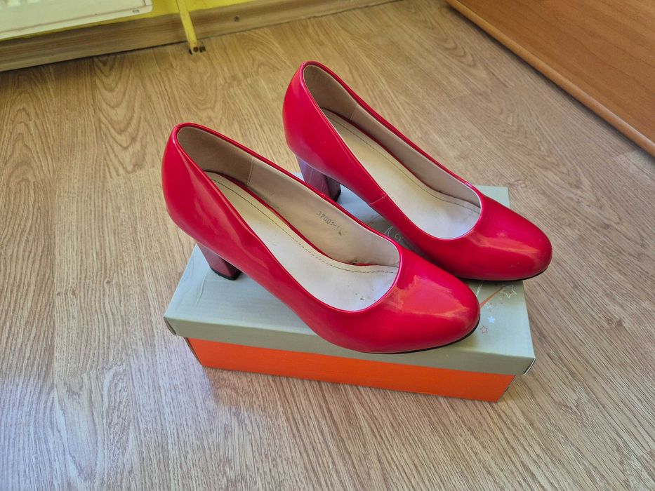 Pantofi rosii eleganti lacuiti dama marimea 38