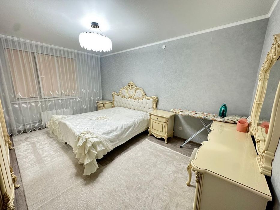продам шикарный спальный гарнитур
