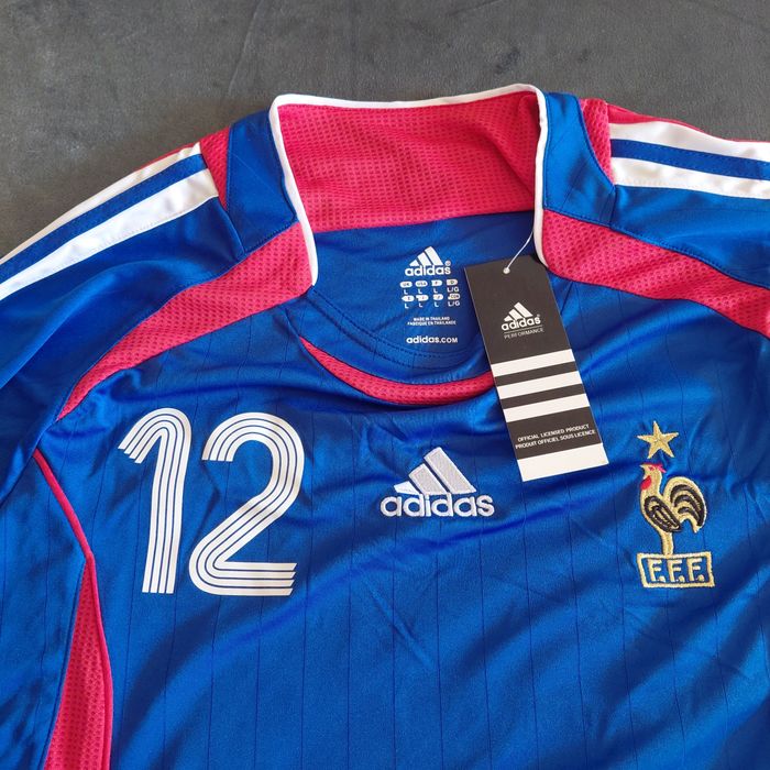 ADIDAS ретро тениска на France НОВА