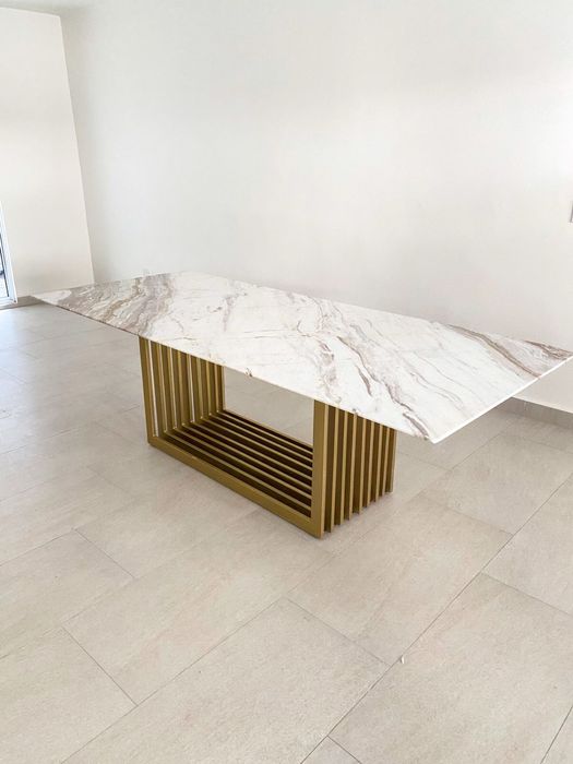 Мраморный стол со скидкой