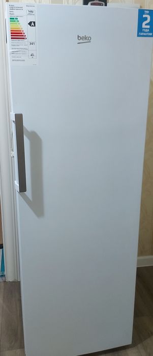 Морозильник Beko RFSK266T01W.