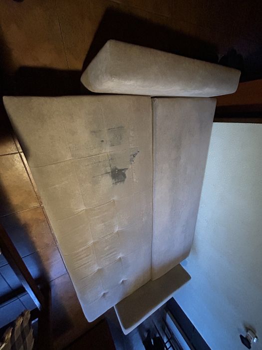 Canapea, masa + scaune