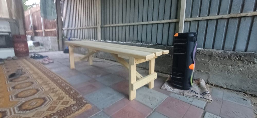 Лавочка деревянная