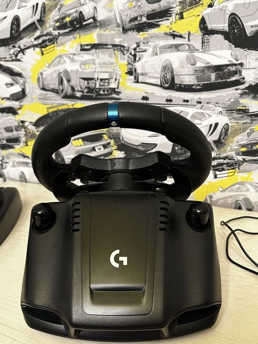Игровой руль Logitech G923