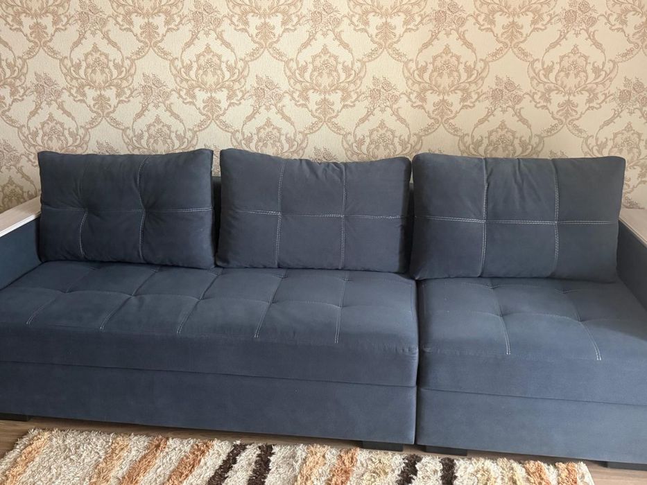 Срочно продам диван