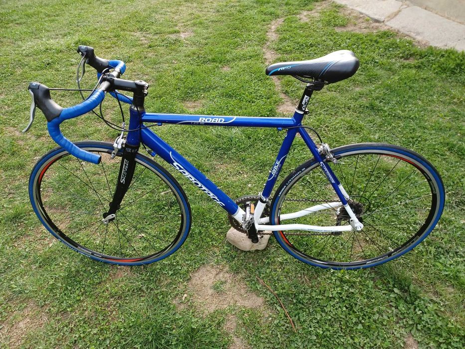 Bicicleta ,,semicursiera" Sabotage.