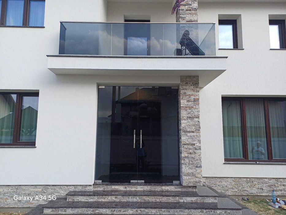 Balustrada din sticla  -Usi din sticla-Compartimentari cu Sticla