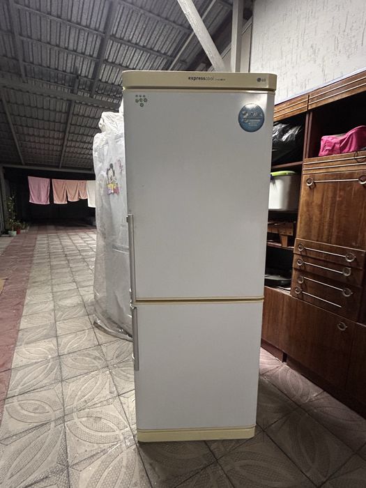 Продается холодильник