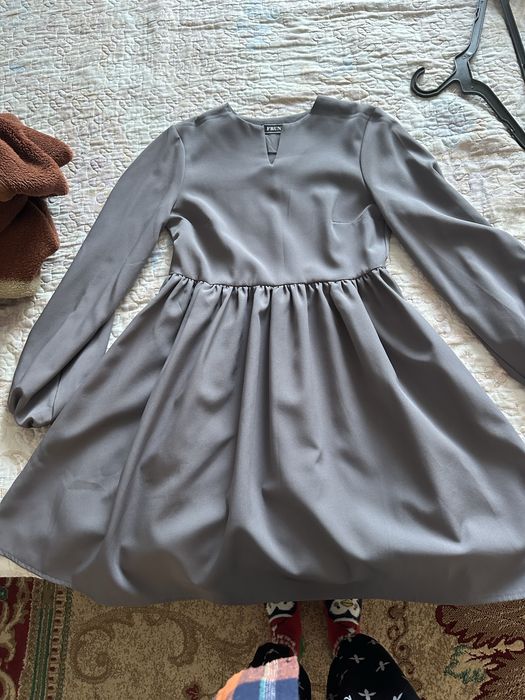 Красивая повседневная платье