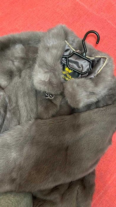 Продам стильную норковую шубу