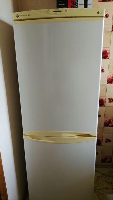 продам холодильник