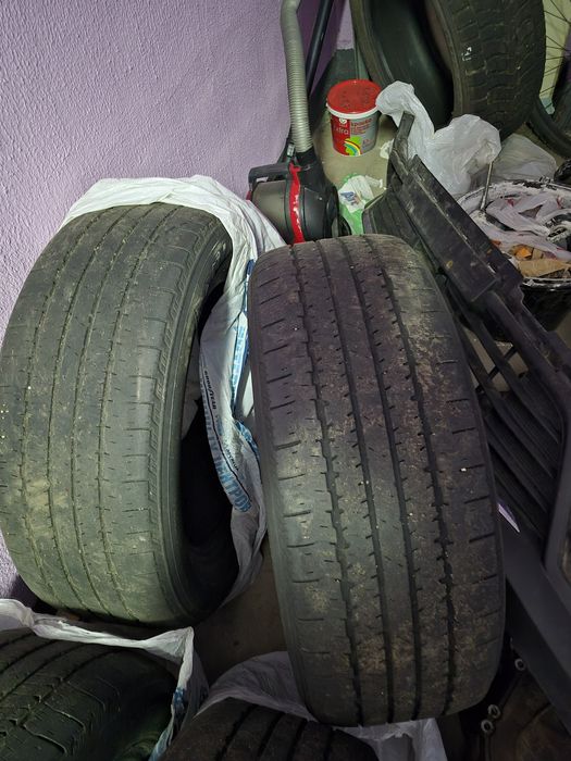 Продам резину бу размерна 235/55/18
