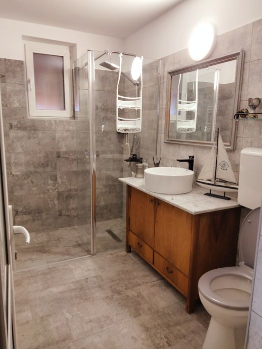 Vila P+M pe 1,7 ha la 2 minute de A1